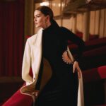 Fahriye Evcen Instagram - 🌓 @koton Yayın Direktörü: @isiksimsek Röportaj: @eylulsolakoglu Fotoğraf: @korayparlak Styling: @nazlikayran Styling Asistanı: @ekinsuoktar , @yoncastalf Saç: @mutluahmet.sinan Makyaj: @elcinmutlu_ Fotoğraf Asistanı: @_okanaltin Makyaj Asistanı: @suleymannakgul Işık Şefi: @kiviuzman Işık Asistanları: @mertatss , @ardaseyrekkk Video: @aliarslanfilms Video Asistanı: @edxngin Prodüksiyon: @ebrudoner Mekan: @sestiyatrosu Ajans: @idiletisim @simgebirben #InStyleTurkiye #FahriyeEvcen #VePerde