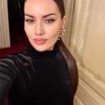 Fahriye Evcen Instagram - Dump at its finest ✌🏻🍄🐇