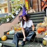 Fahriye Evcen Instagram - Bewitched! 🪄🎃