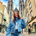 Fahriye Evcen Instagram - 🎠🍀 Clermont-Ferrand, France