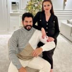 Fahriye Evcen Instagram - Sağlıklı ve neşeli bir yıl dileriz herkese.. 😊🎊🎄💫