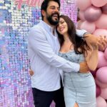 Fahriye Evcen Instagram - Aşkım İyiki 💜🤍 … Nice senelerin olsun kuzum seni seviyorum ve seviyoruz👨‍👩‍👦‍👦 #happybirthday 🎉🎁🎂
