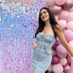 Fahriye Evcen Instagram - 🩷 Hey there! It's my birthdaaayy 🤩🥳