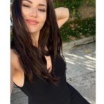 Fahriye Evcen Instagram - 🖤💫