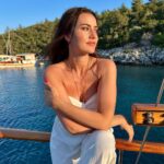 Fahriye Evcen Instagram - Simdiden özlemek.. ⛱