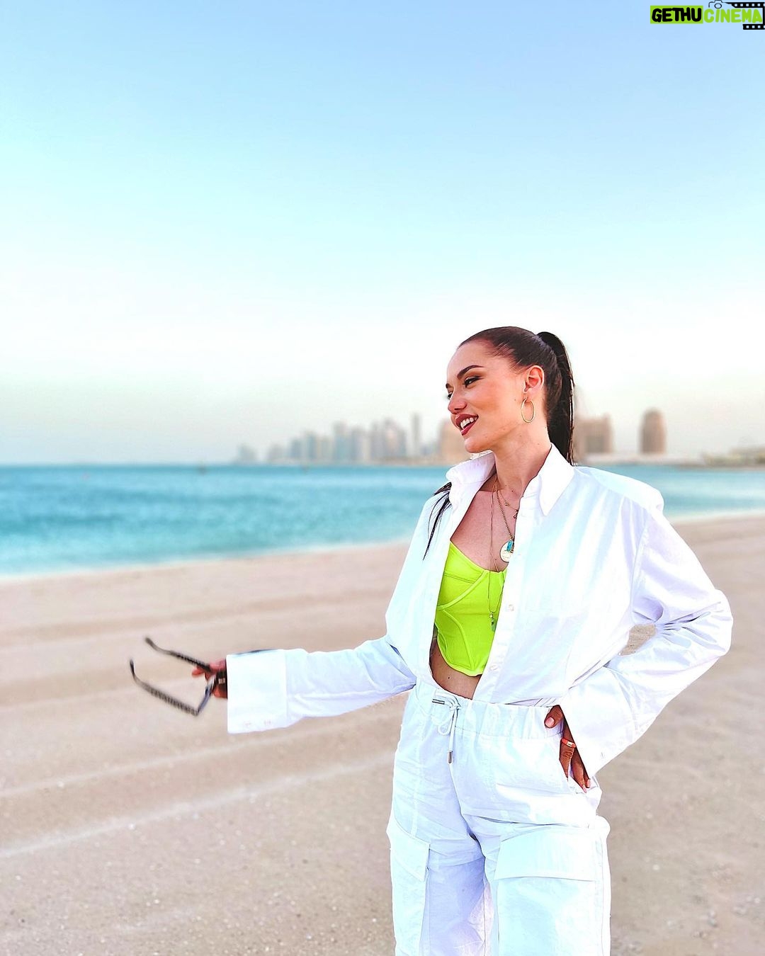 Fahriye Evcen Instagram - #doha 🏙 Katara Doha