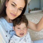Fahriye Evcen Instagram - Tam 3 yıl önce bugün içimizde açan bahar çiçeğimiz oldun oğlum.. baharın kokusunu getirdin bize.. iyi ki doğdun meleğim.. 😌🎂🎁🌼🎈💛 @karanozcivit 13.04.2022