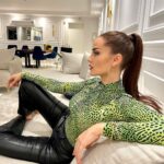 Fahriye Evcen Instagram - 🔙 to 🐍