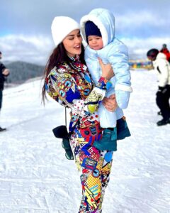 Fahriye Evcen Instagram - My spark of light.. 🌟 #çokseviyorum 😌🩵
