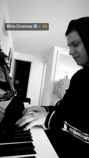 Fainal Instagram - White Christmas ❄️🎄🫶 #whitechristmas #pianocover