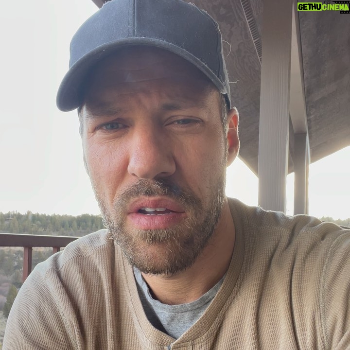 Falk Hentschel Instagram - Don’t buy into the narrative that all Russians are bad or that all Ukrainians are bad. Or that any of us are bad. We come from love and compassion. Stop riling people up against one another. STOP. Blessings to all that faces with hardship and suffering. May you have support and love on your side.