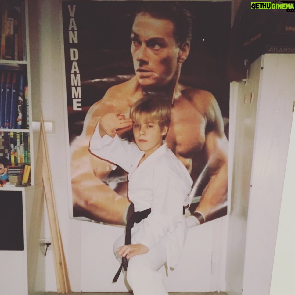 Falk Hentschel Instagram - my journey to becoming a story teller actually started with martial arts. An art form i can’t wait to share with my son. It cultivates consciousness on so many levels, discipline to work on yourself and gives you so many tools that help you for the rest of your life. I wanted to reimplement martial arts into my life this year and have found an amazing online course of a style i have long admired and dabbled in many moons ago, made famous by Bruce Lee. check out @mindful_wingchun Nima King’s program is lovely and offers so much. I want to introduce you to him next week wednesday 7pm pst time / thursday 11 am hongkong time. I’ll keep posting some baby karate pics until then 😊