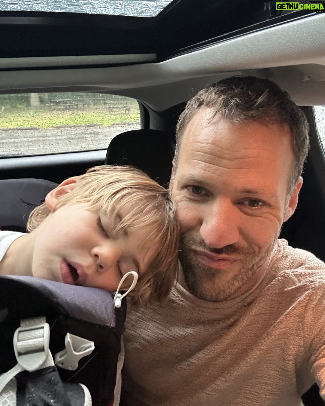 Falk Hentschel - 361 Likes - It’s a successful day when little man just falls asleep on a beautiful hike adventuring with me. Life is good.