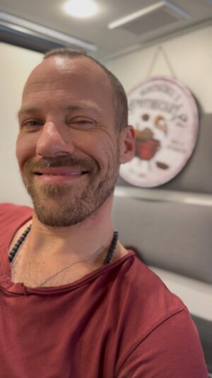 Falk Hentschel Instagram - “Don’t change your passion for glory.” Some contemplation on the song #eyeofthetiger