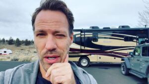 Falk Hentschel Instagram - If you need a roof over your head and you want an alternative lifestyle on the road or you know someone, DM me. Maybe we can figure something out.