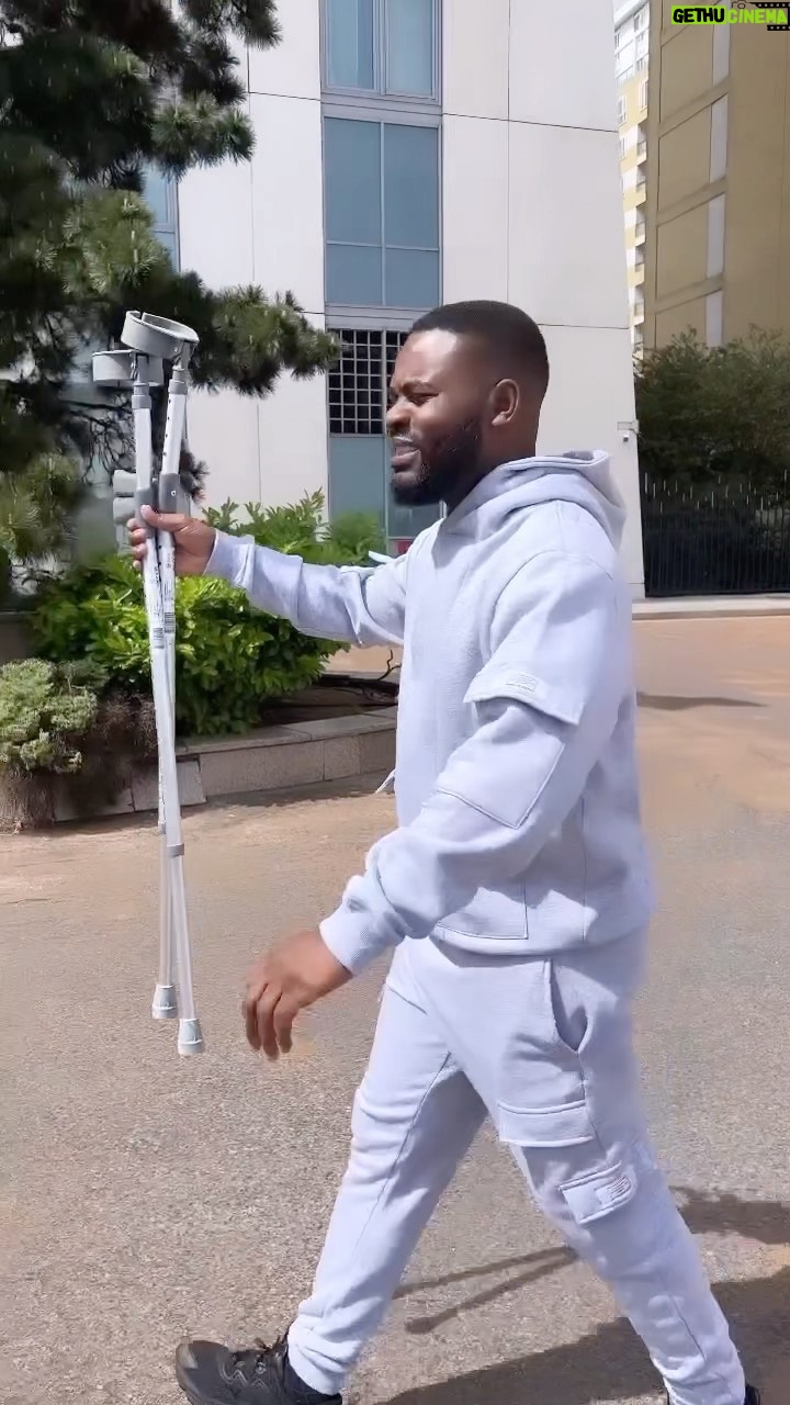 Falz - 191.5K Likes - Significant progress recorded after a month 🩼
Went for a quick stretch with the Chivas family 🧡
Hopefully back on the pitch this time next year 🥹🤞🏾
@chivasregal
#RegalFC
#RaiseTheGame