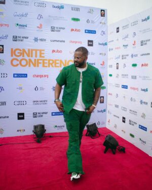 Falz Instagram - Constructive conversation at @ignitetalksbytasck 👌🏾 

👕 👖- @vividoke