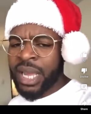 Falz Instagram - Merry Christmas! 🎄🎁

Sending you all the love you deserve today! ❤️😘