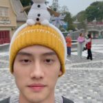 Fandy Fan Instagram – 旅行這種事大多是相當累人的。不過有些知識是疲累之後才能親自學到的。有些喜悅是筋疲力盡後才能獲得的。這是我繼續旅行所得到的真理 — 村上春樹。

好喜歡這段話，這是我們的 #演員們的旅行 
@fotoallison 
@truetrue.wang 
@junoohknow 

@mougganofficial #mouggan
