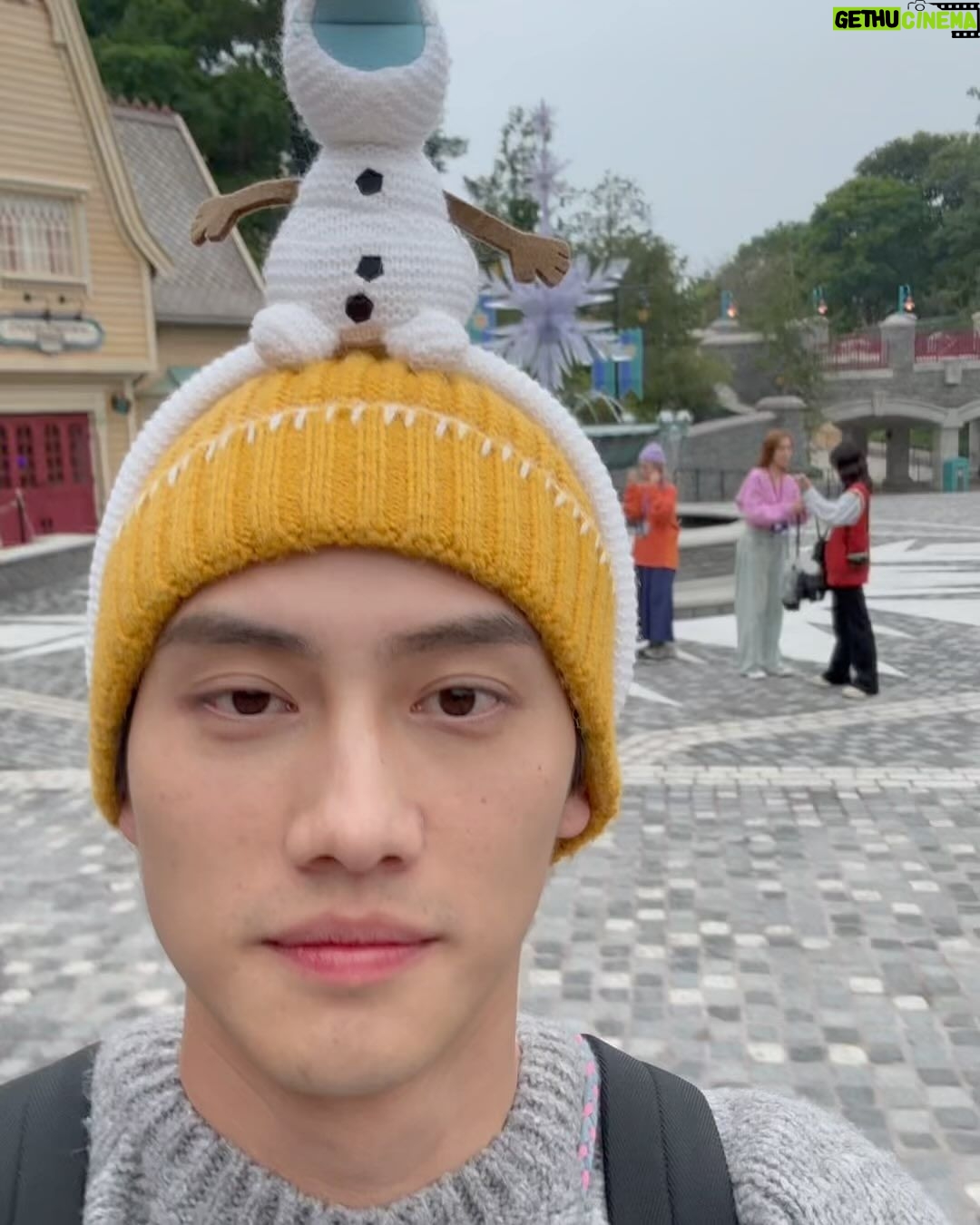 Fandy Fan - 13.6K Likes - 旅行這種事大多是相當累人的。不過有些知識是疲累之後才能親自學到的。有些喜悅是筋疲力盡後才能獲得的。這是我繼續旅行所得到的真理 — 村上春樹。
好喜歡這段話,這是我們的 #演員們的旅行
@fotoallison
@truetrue.wang
@junoohknow
@mougganofficial #mouggan