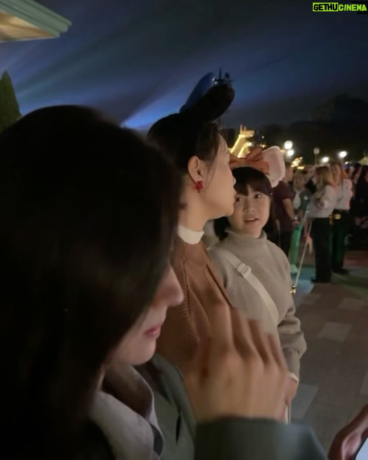 Fandy Fan - 13.6K Likes - 旅行這種事大多是相當累人的。不過有些知識是疲累之後才能親自學到的。有些喜悅是筋疲力盡後才能獲得的。這是我繼續旅行所得到的真理 — 村上春樹。
好喜歡這段話,這是我們的 #演員們的旅行
@fotoallison
@truetrue.wang
@junoohknow
@mougganofficial #mouggan