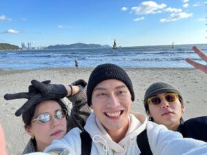Fandy Fan Instagram - 아줌마 🫶🏻🫶🏻

#演員們的旅行
#迪克斯娛樂

感謝 @fotoallison 美照🖤

 @originals_tw