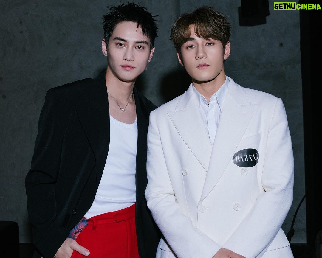 Fandy Fan Instagram - 好精彩的party 認識更多新的朋友,希望我們很快又可以見面,也謝謝陪伴我的粉絲朋朋們,期待下次再一起分享好玩的事😊😊😊 @harpersbazaarhk Makeup: @wjc_mua Hair: @garden_hairstylist Photo: @0uwang Styling: @charliebubblecat Team: @weteamwork.co Jacket: @acnestudios by @farfetch Shirt&trousers: @facetasmtokyo Jewelry: @piaget Shoes: @louboutinworld