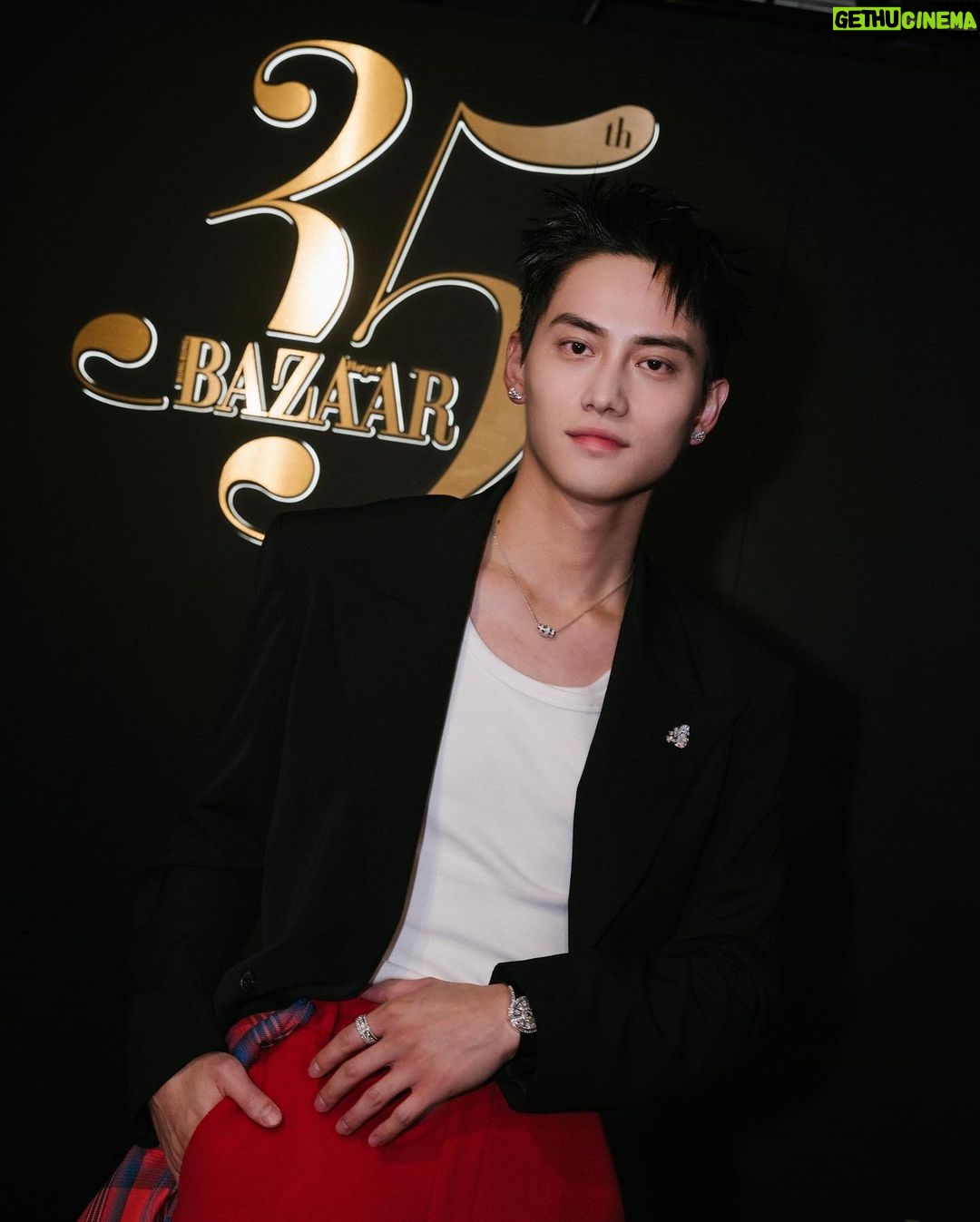 Fandy Fan Instagram - θ¬θ¬ @harpersbazaarhk ιθ«π€π€ δΈζ¬‘εδΎη©π₯ Makeup: @wjc_mua Hair: @garden_hairstylist Photo: @0uwang Styling: @charliebubblecat Team: @weteamwork.co Jacket: @acnestudios by @farfetch Shirt&trousers: @facetasmtokyo Jewelry: @piaget Shoes: @louboutinworld