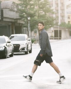 Fandy Fan Instagram - 最近開始嘗試一些新的挑戰，給自己一些新的目標，克服一些心裡的恐懼！恐懼許多都藏在未知裡，當自己大大的跨出那一步，許多問題都能迎刃而解的！繼續嘗試努力探索一定會有更多更精彩的感受和體驗！ @SandroParis #SANDRONOW #SandroParis #SandroFallWinter #FW23