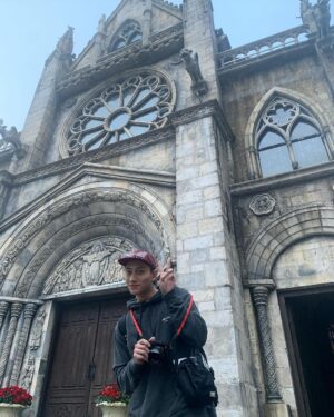Fandy Fan Instagram - 和陳和平一起去出遊了🥹🥹🥹

Photo by 美人 @fotoallison 🖤

 #lacoste
 #oliverpeoples 
#演員們的旅行