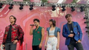 Farah Justiniani Instagram - Feliz feliz 🪼
Gracias por hoy!!

@lalobrito 
@michaelronda 
@jorgeblanco 
@disneychannel_la 
@disneyplusla 
#PapásPorEncargo

Pd: los gritos que se escuchan son de mis mejores amigas @alin_apaez 
@rennitot 
 Las amo 😭💕

Gran fotógrafa mi Renito 🫡