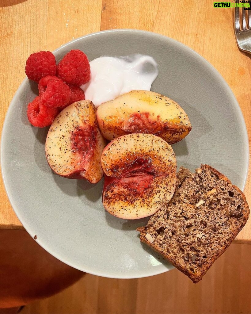 Fareed Zakaria Instagram - Summer delight! Sofia (14 years old and a great cook) and I concocted this. Grilled peaches with a bit of cardamom and ginger, a scoop of coconut yogurt and a slice of banana bread. Totally delicious! Upper West Side