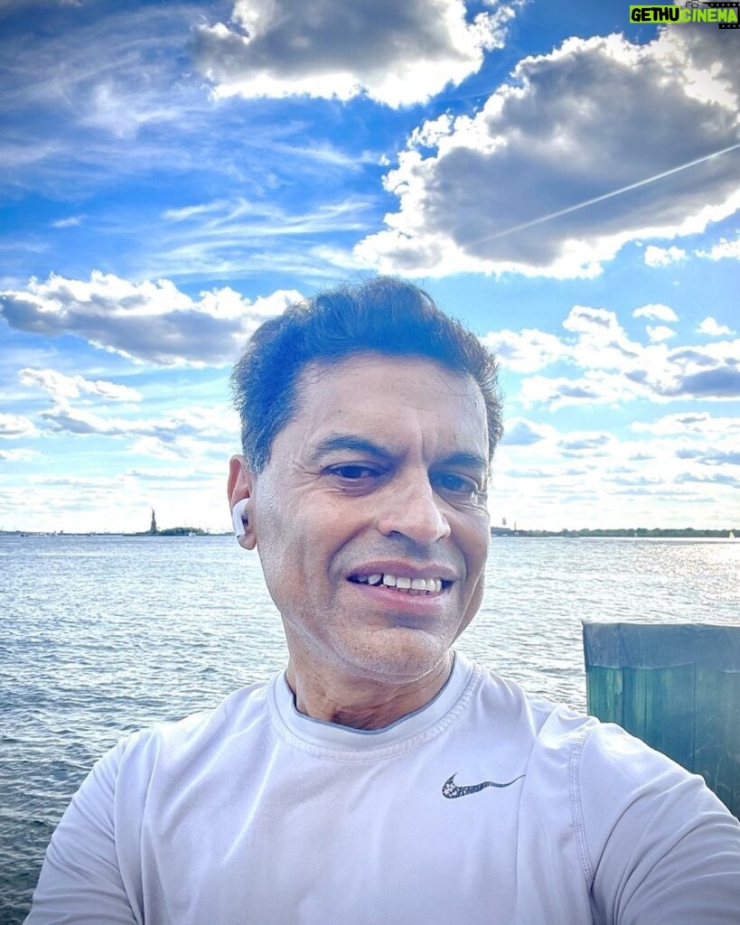 Fareed Zakaria Instagram - Bike ride yesterday from upper Manhattan down the the tip of the island and back. It was in the 70s! (So no Softee ice-cream, even after the ride. Not hot enough!)