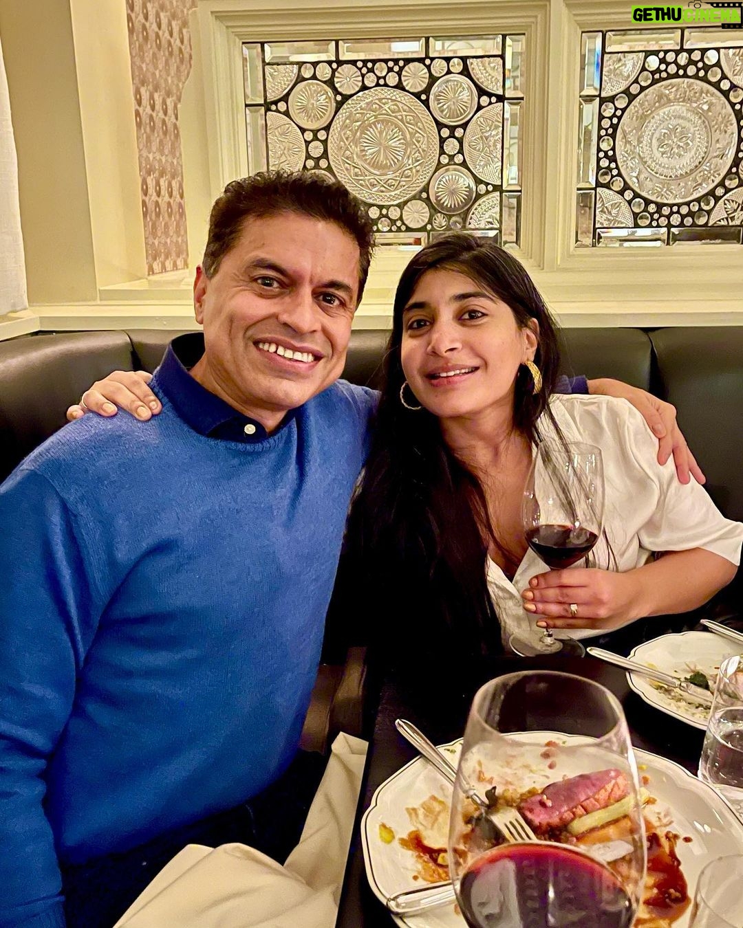 Fareed Zakaria - 1.4K Likes - TGIF&S! Friday night with @trevornoah to help raise funds for an extraordinary Indian charity @prathameducation. Then Saturday night dinner with my niece @malikanoormehta at the fantastic new Restaurant @kolomannyc. Help Pratham and then reward yourself with a nice dinner at Koloman!