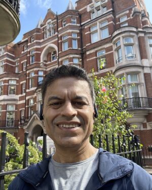 Fareed Zakaria Instagram - Just ran in Hyde Park. London is having gorgeous weather, which probably won't last, so I am enjoying it while I can!