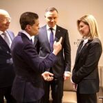 Fareed Zakaria Instagram - A few days after interviewing her via satellite, I got to see @olenazelenska_official , the amazing First Lady of Ukraine. She's smart, poised, charming. A great ambassador for her country. Lots of other big shots including my pal of 25 years, @chrystiafreeland Davos, Switzerland