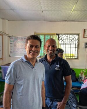 Fareed Zakaria Instagram - We toured Dharavi, the largest slum in Asia, and it was totally fascinating to see the vibrancy, inventiveness and joy of people living with very little. They create little restaurants, pottery shops, recycling operations, and so much more. With Krishna Pujari, one of the founders of his extraordinary organization, @realitytoursandtravel. 80% of their profits go to back into the community to help young slum-dwellers move out of poverty and the slums. check it out and donate please! @realitygives. Btw, 🤳by Sofia.