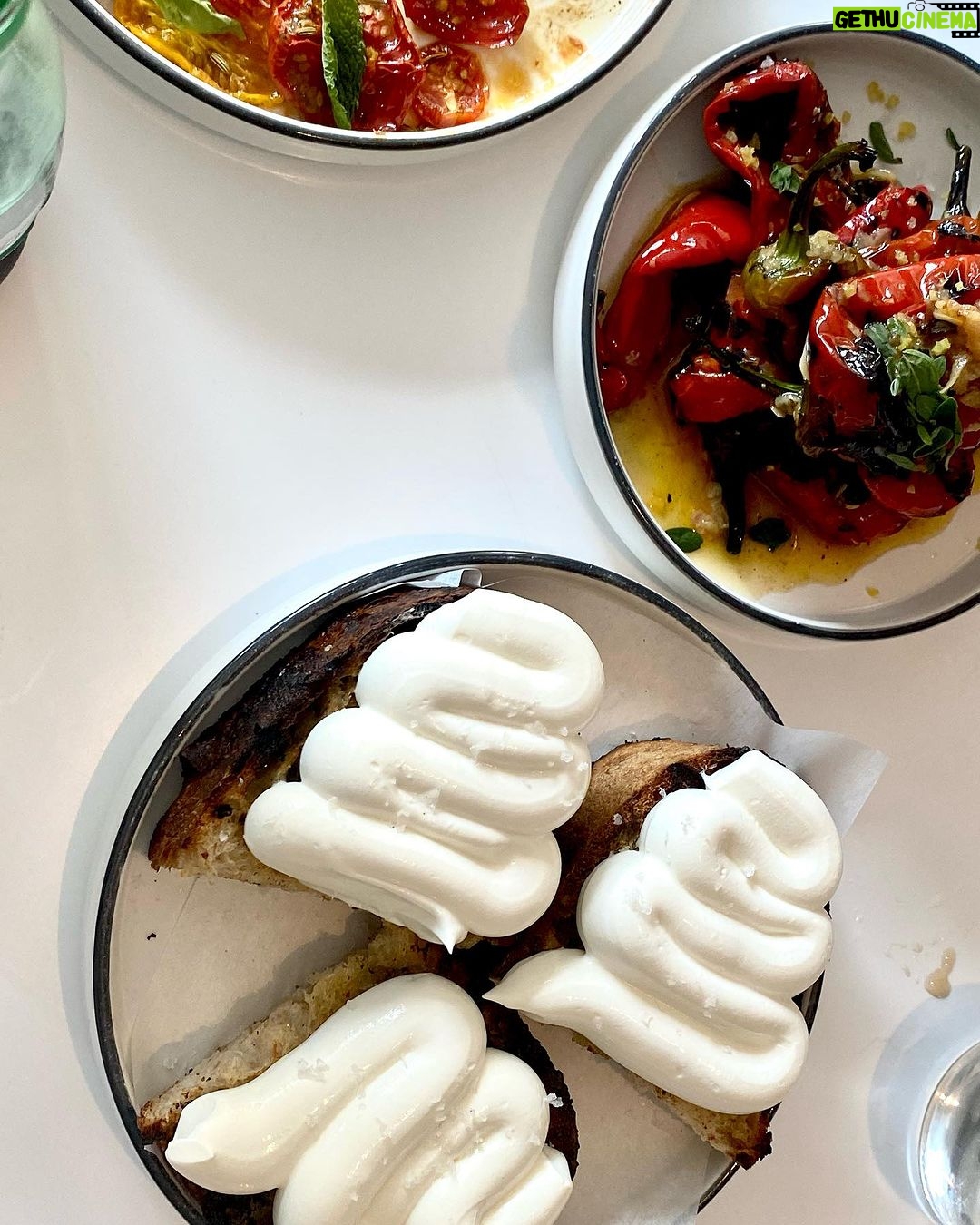 Fareed Zakaria - 1.1K Likes - Trying to fit in while in Williamsburg. 🤣 Actually went there to have dinner at @misinewyork which lives up to the hype. Best pasta in New York!! 🤳@sofiazakariaa
