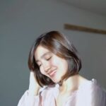 Febby Rastanty Instagram - Ini dia yang berhasil mewujudkan kulit impianku 💖 Semenjak pake NEW Pond’s Bright Miracle Ultimate Clarity Serum yang mengandung perpaduan niacinamide & e-resorcinol, noda hitam di wajahku langsung tersamarkan dalam 3 hari 🤩 Ngga hanya itu aja, serum ini juga mengandung 50x niasorcinol yang bisa memperbaiki kulit sampe lapisan kulit ke-20! So, jangan ragu lagi. Yuk wujudkan kulit impian kamu juga dengan Pond’s Bright Miracle Ultimate Clarity Serum ✨ #PondsMiraclesHappen #MiraclesHappen #PondsIndonesia
