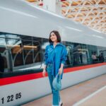 Febby Rastanty Instagram - #throwbacktuesday naik kereta cepat jakarta-bandung yang cuma 30 menit aja sekarang. Sebagai warga jakarta yang waktunya sedikit tapi sukanya jalan-jalan kesana-sini, aku happy sih 😚😚 semoga bisa selalu dijaga dan digunakan dengan baik & bijak ya semua fasilitasnya hehe.