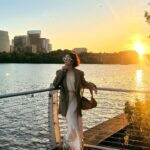 Febby Rastanty Instagram - First time in the city. Strolling around, Museum hopping, catching up & curhat sesh with my long-distance sis @enzystoria 🥹 accompanied by a beautiful sunset & famous cupcakes in town and ended with a good spanish dinner. A lovely day indeed ❤️
