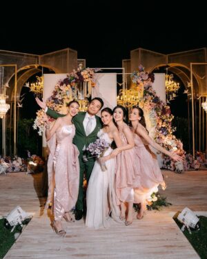 Febby Rastanty Instagram - Blackpunk in your areah!  #KUPunyaMILA wedding reception season finale edition 😝

Sekali lagi, Teh lilis, Mbak Mawar, Neng Jejen mengucapkan selamat kepada Inang Jisuca mila! 🙏🏻