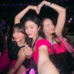 Febby Rastanty Instagram - Dari awal katanya mau dateng ke jakarta udah usaha keras buat cari & beli tiket. Cari ordal, ikutan war sendiri juga sampe jastip war tiket 🙂 pokoknya semua cara dilakukan yang penting harus ketemu dan liat mereka perform langsung 🥺 ALHAMDULILLAAH! Kenyataan huhuhu :’) suka banget sama semuanya. Nontonin interview-interview mereka, video mereka perform, semua lagunya kudengerin kalau lagi lari. Bahkan marathon kemarin 10 km terakhir playlist nya blackpink biar semangat dan dalam hati “yuk feb biar keren kayak jennie” HAHAHHAA MY HEART IS FULL 💕💕 CANT STOP SMILING & SINGING THROUGHOUT THE SHOW! THANK YOU FOR COMING @blackpinkofficial 🥹💕💕 FINALLYY BLACKPUNK AT BLACKPINK CONCERT WOHOO 💃🏻 #blackpink #bornpink