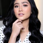 Febby Rastanty Instagram - “Mau make up gimana feb?” Jawabnya cuma terserah aja deh. Yang gak keliatan make up banget tapi tetep cakep hahaha tadaa hasilnya gini ✨✨ make up santai dan gak makan waktu lama, sambil ngegossip dan ketawa-ketawa juga, tapi hasilnya aku cinta banget ❤️ kudos to one of favorite MUA in town @adelapradana 🙋🏻‍♀️ thank youuu sis!