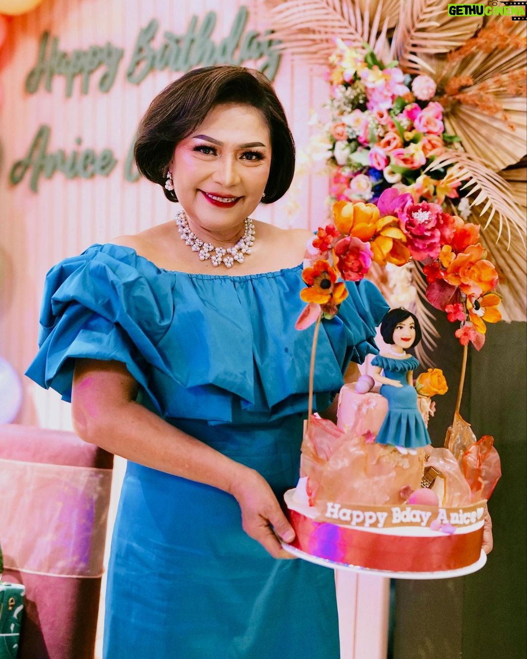 Febby Rastanty Instagram - Happy sweet 17th birthday Mama Anice cantik 😜💖 @aniceworang Semoga sehat & bahagia selalu. Bismillah soon nambah personil di foto ini ya ma? eh gimana gimana… 🤪🤪