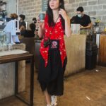 Febby Rastanty Instagram - Merayakan kekayaan budaya Indonesia di hari kemerdekaan ke-78! 🤍 Selama shooting di Jogja beberapa minggu yang lalu, aku jadi jatuh cinta banget sama keindahan batik & kebaya. As I wear these beautiful pieces, I'm reminded of the generations before us who wore them with pride ✨ To preserve our cultural roots, I aim to incorporate batik & kebaya to my daily outfits. Here are some pics of me in beautiful kain and kebaya! ☺️ Dalam semangat kemerdekaan, yuk kita terus memelihara dan menghormati warisan budaya kita 🕊️ Selamat hari kemerdekaan ke-78, Indonesia! Terus melaju untuk Indonesia maju 🇲🇨