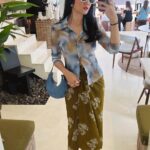 Febby Rastanty Instagram - Merayakan kekayaan budaya Indonesia di hari kemerdekaan ke-78! 🤍 Selama shooting di Jogja beberapa minggu yang lalu, aku jadi jatuh cinta banget sama keindahan batik & kebaya. As I wear these beautiful pieces, I'm reminded of the generations before us who wore them with pride ✨ To preserve our cultural roots, I aim to incorporate batik & kebaya to my daily outfits. Here are some pics of me in beautiful kain and kebaya! ☺️ Dalam semangat kemerdekaan, yuk kita terus memelihara dan menghormati warisan budaya kita 🕊️ Selamat hari kemerdekaan ke-78, Indonesia! Terus melaju untuk Indonesia maju 🇲🇨
