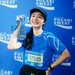 Febby Rastanty Instagram - #betterlatethannever right? 🤪 throwback to my very first Pocari Sweat Run Indonesia in Bandung 💙 rasanya HAPPPYYY BANGET. Bisa lari bareng 27 ribu teman-teman seindonesia di bandung, suasananya enak, cuacanya dingin, semua jalan dan area nya bersih dan clear. Walaupun rutenya naik turun, apalagi yang 10k, baru berapa ratus meter sudah disambut fly over ceunah hahaha 💪🏻🥲 tapi seneng katanya temen-temen justru banyak yang PB disinii, apalagi banyak yg pertama kali juga! 🥰 kereeen! Kalau aku sih PB juga alias Photo Banyak hahaha (thank you mas photographer 😋🙏🏻) dalam keadaan apapun yang penting bibir jangan sampe pucet alias liptint always on 🤪 congratulations to @pocariid @pocarisportid famz on your successful amazing event! WOHOO 👏🏻👏🏻 See you guys next year! 💙💙