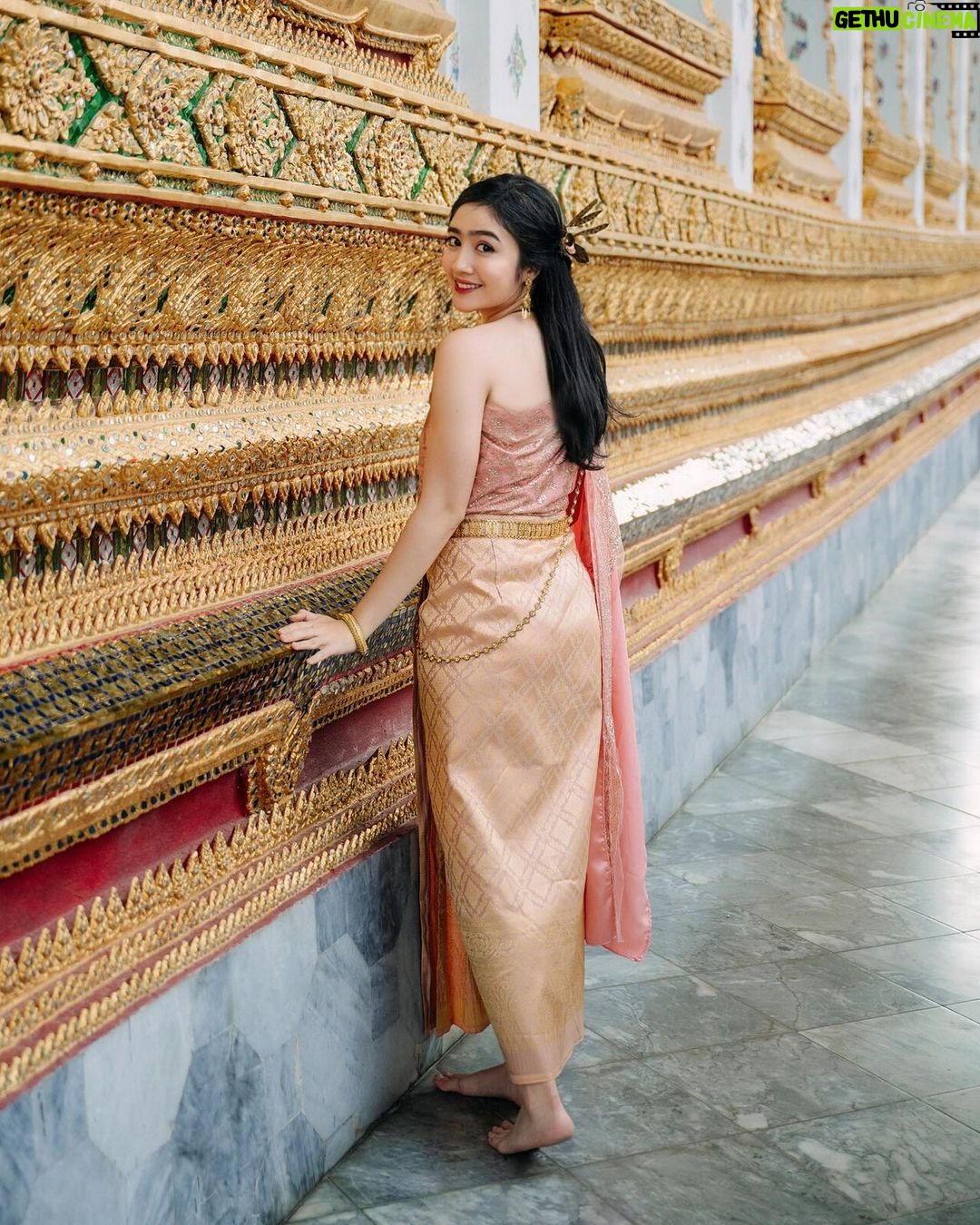 Febby Rastanty - 456K Likes - Lost in the beauty of Wat Arun 🤍 Absolutely captivated by the history and elegance here 🌅✨
// all pics captured by @sweet.escape ❤️ don’t forget to use my discount code ‘FEBBY10’ to get 10% off + 10 extra downloadable photo for photoshoot in all Sweet Escape’s available destination ✨