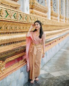 Febby Rastanty Instagram - Lost in the beauty of Wat Arun 🤍 Absolutely captivated by the history and elegance here 🌅✨ // all pics captured by @sweet.escape ❤️ don’t forget to use my discount code ‘FEBBY10’ to get 10% off + 10 extra downloadable photo for photoshoot in all Sweet Escape’s available destination ✨